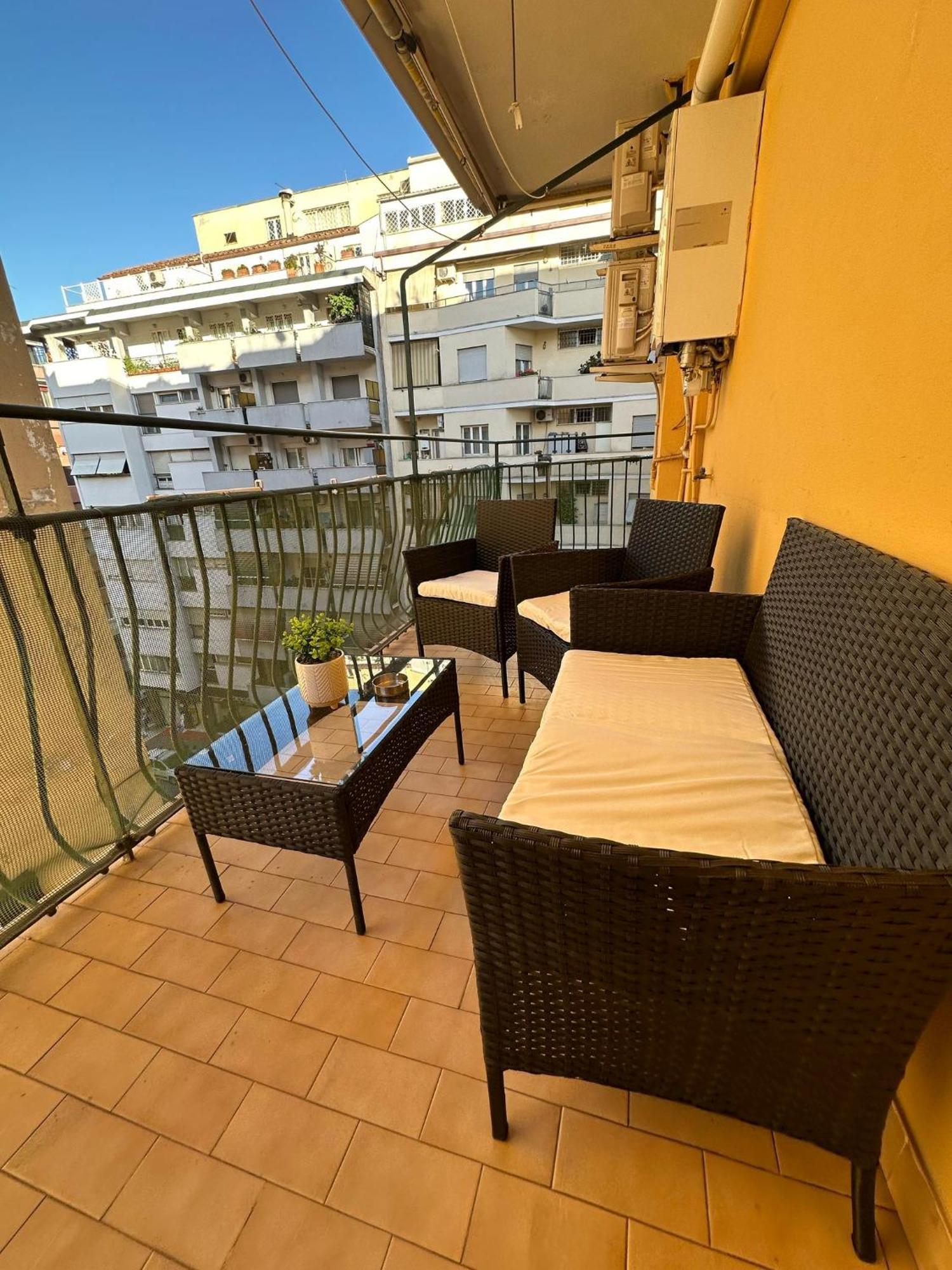 Ideal For Travelers, Local Vibes, Ensuite Bathroom *